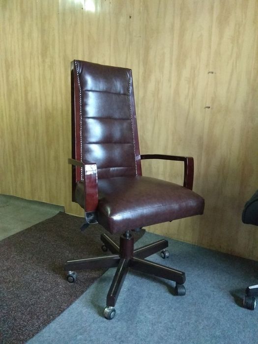 Крісла для дому і роботи