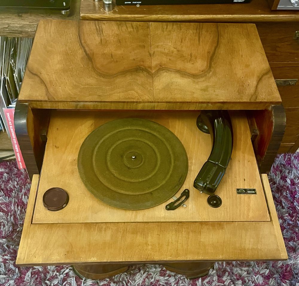 Patefon szafkowy Supraphon s 07 ,rok prod. ok. 1950 ladny stan
