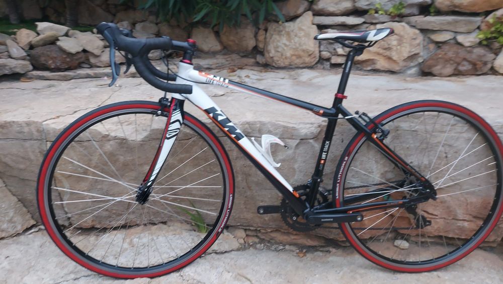 Bicicleta estrada KTM