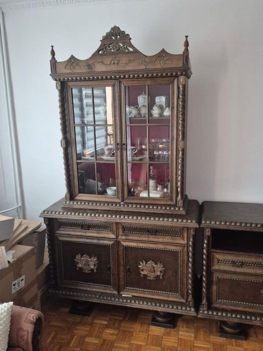 Komplet klasycznych mebli - witryna, stół, krzesła,szafa,komkda