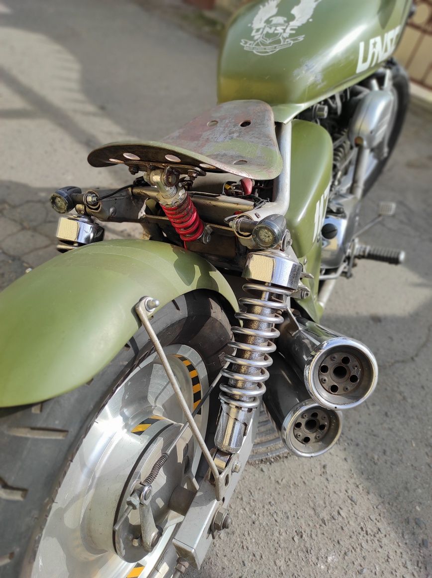 Байк Honda Magna 250