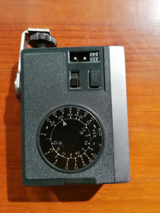 Flash Kako 818 para maq. fotográficas tradicionais