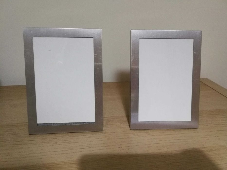 Molduras prateadas para fotos