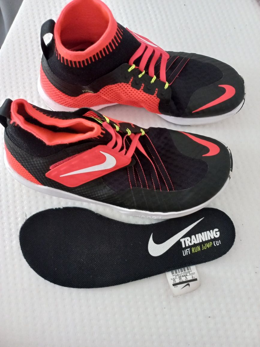 Nike Training Flylon buty  z cholewką 40