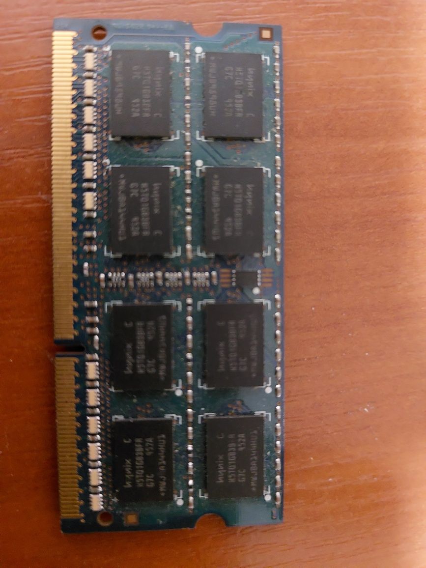 Оперативна память DDR 3 2G.