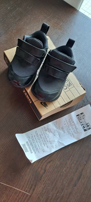 Vendo sapatilhas nike bebé nr 22