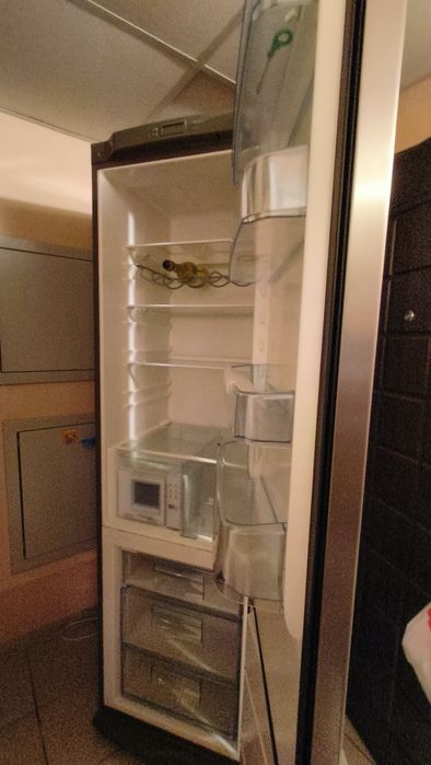 Холодильник Electrolux ПОД РЕМОНТ на запчасти
