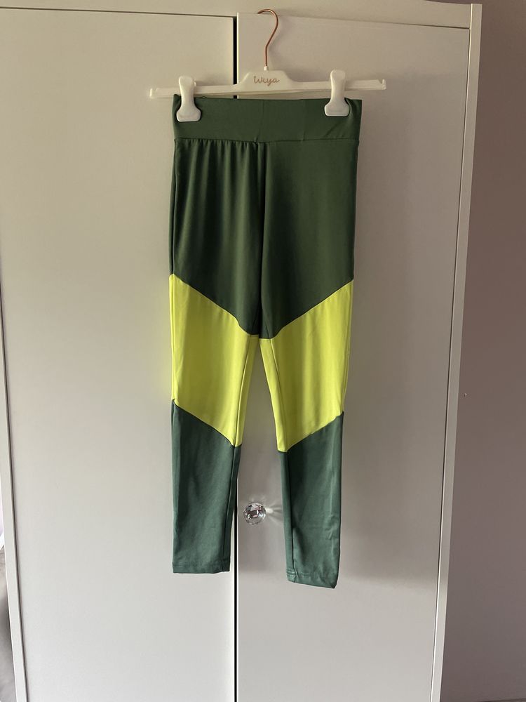 Sportowe spodnie legginsy