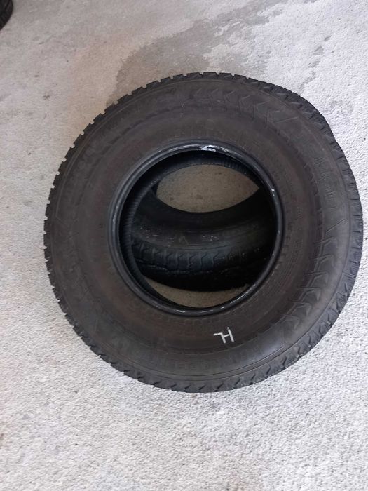 2 Pneus 235/85R16 Uniroyal 4x4