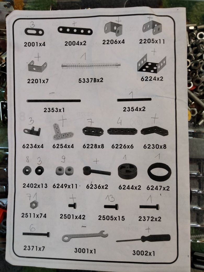 Mały mechanik firmy Madej 237 elementów