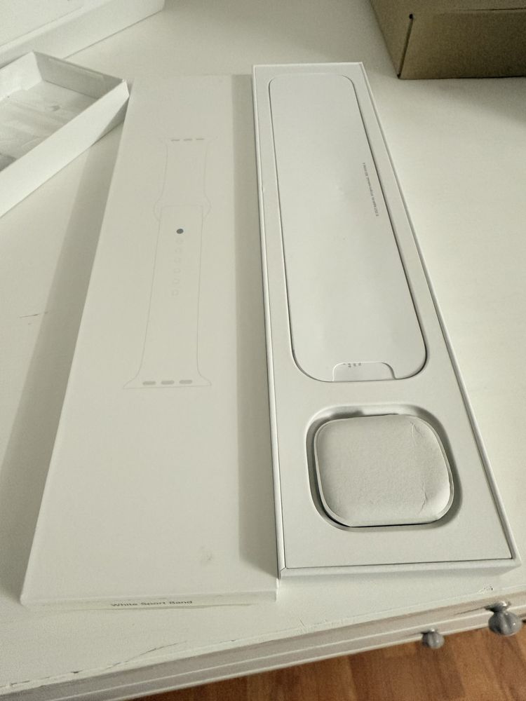 Apple watch series 8. 41 m