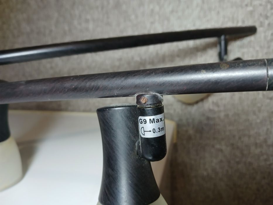 Люстра у вітальню