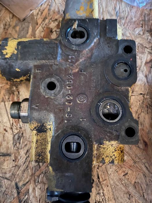 Sekcje rozdzielacza CAT