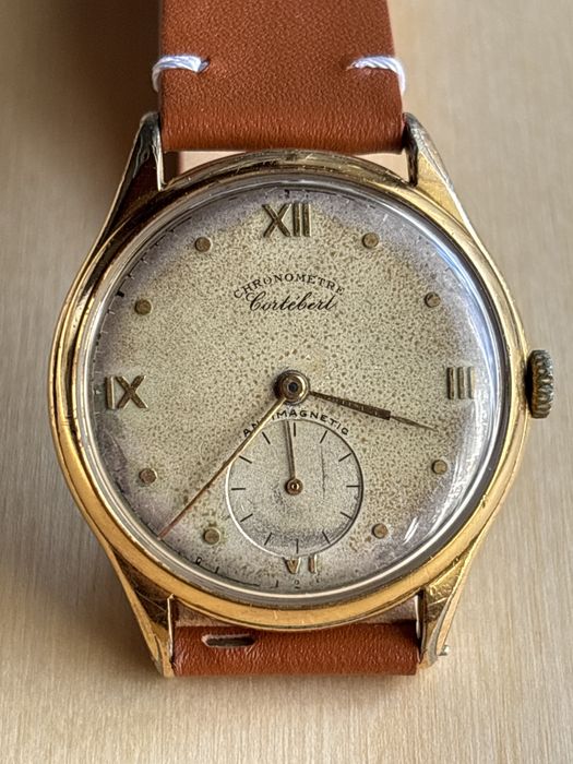 Cortebert antigo a corda