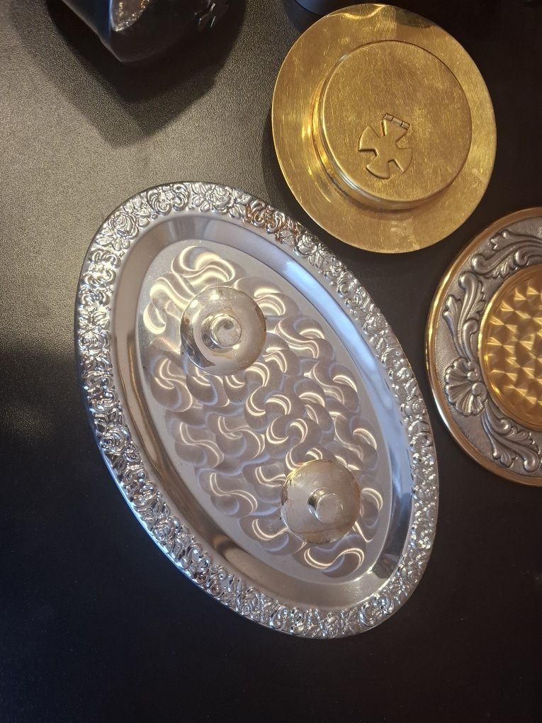 Naczynia liturgiczne zestaw puszka cyborium hostiarka patena, oleje św