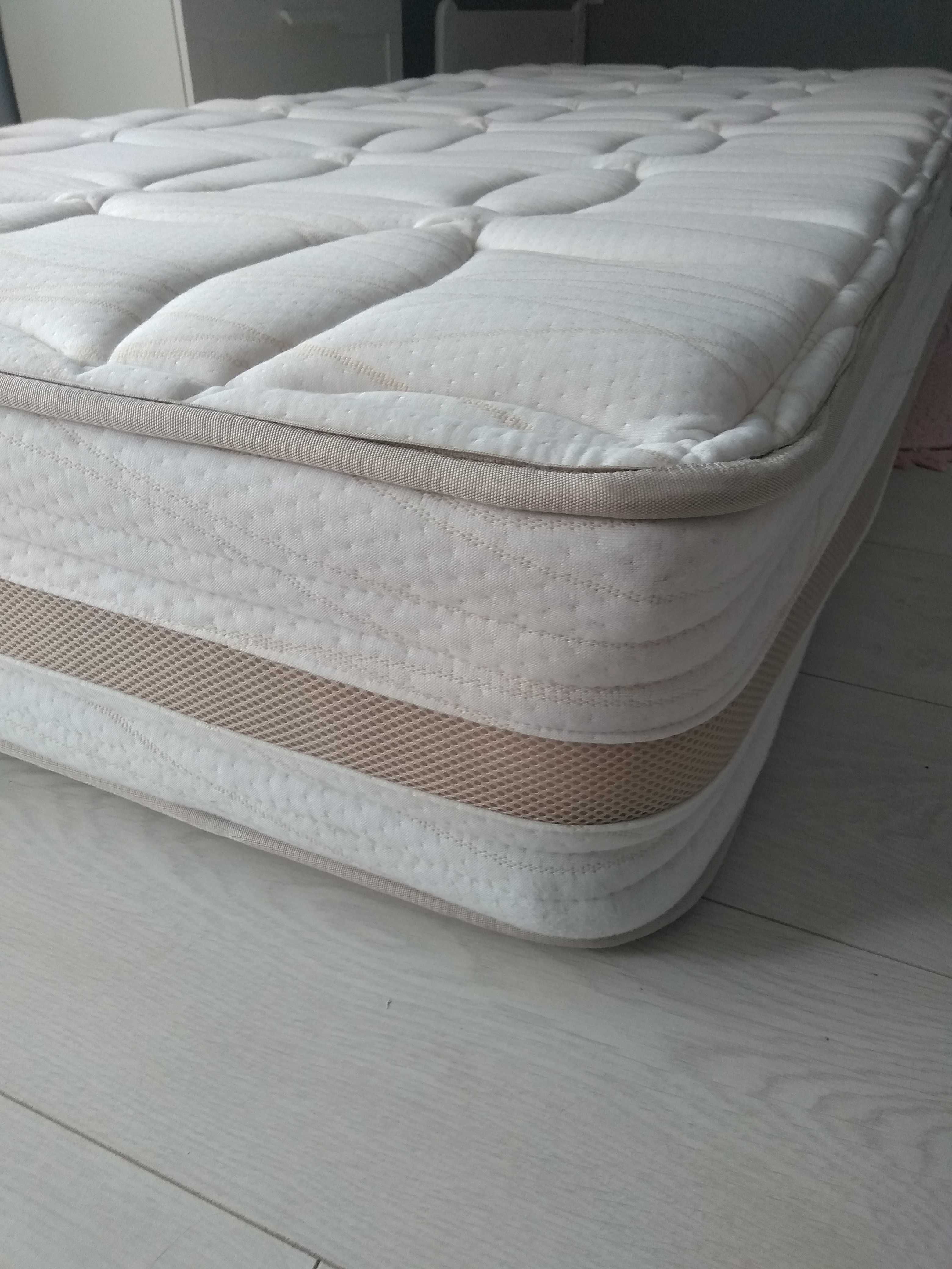 Cama criança com colchão
