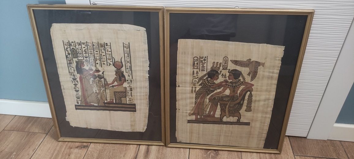 Papirus w drewnianej ramie
