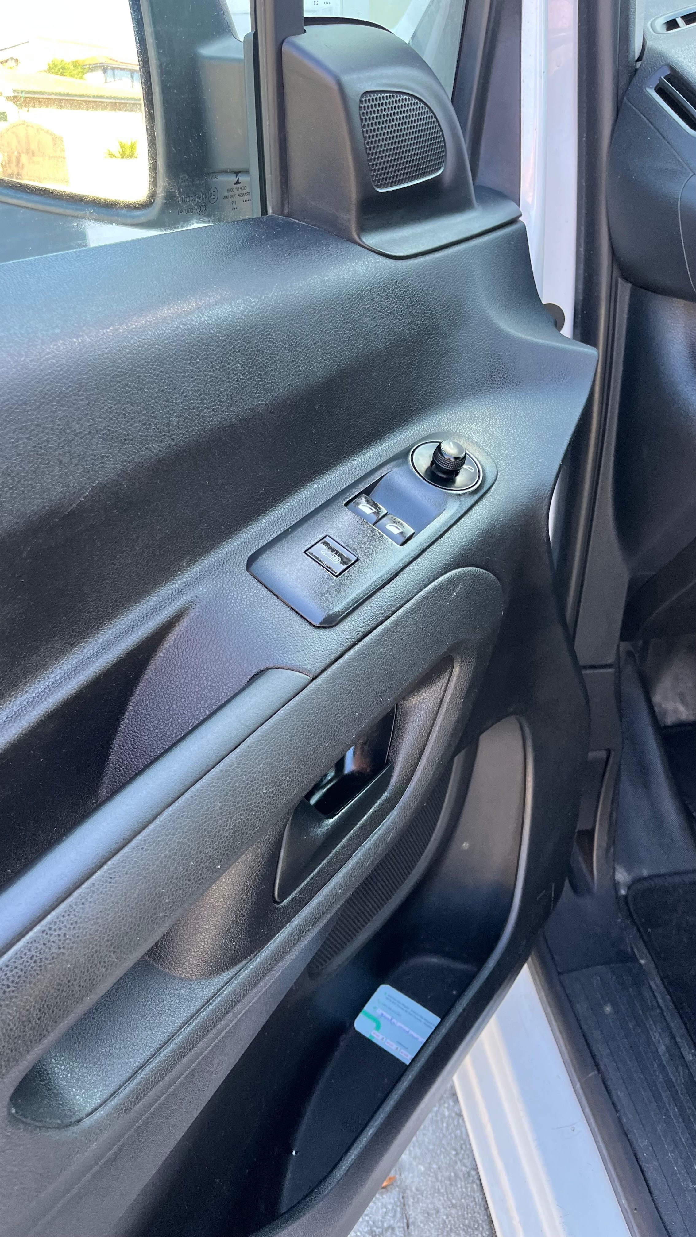 Carrinha com poucos quilómetros