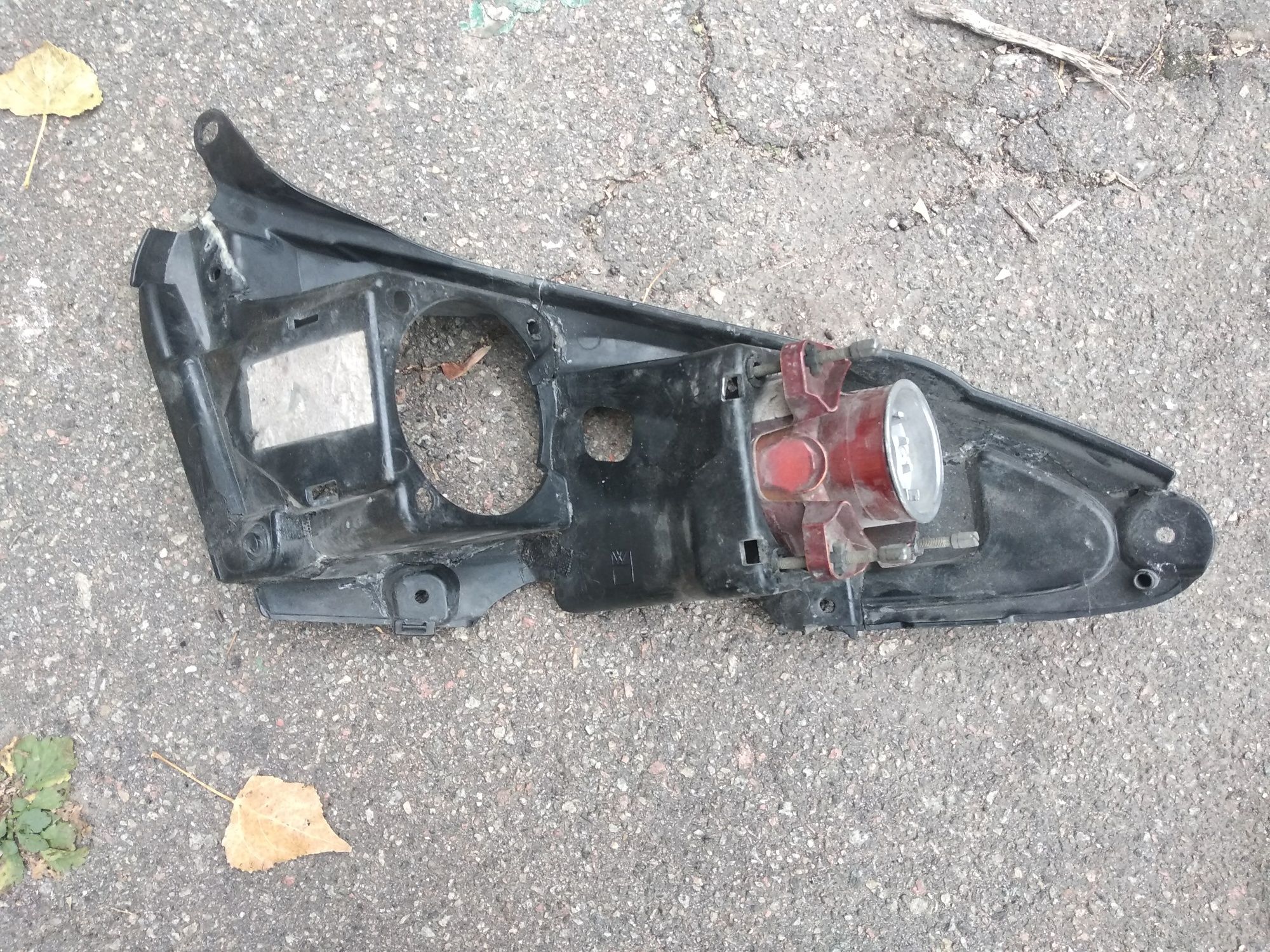Права фара Smart Roadster.