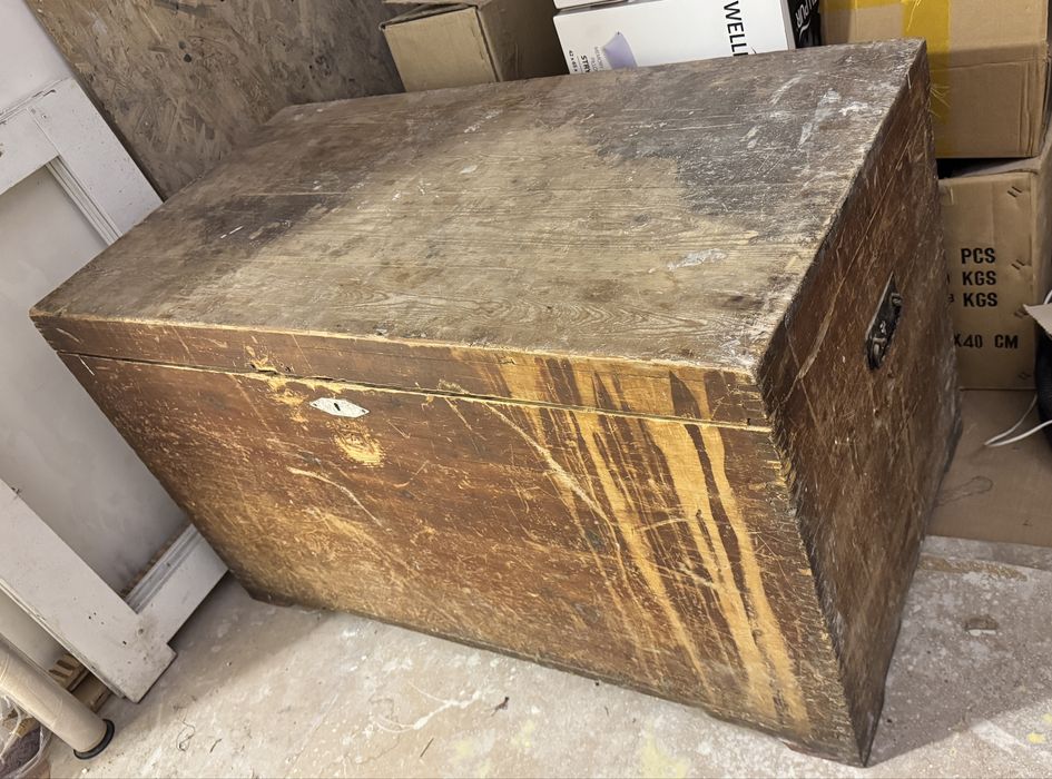 Велика скриня деревʼяна стара старовинна вінтаж під реставрацію