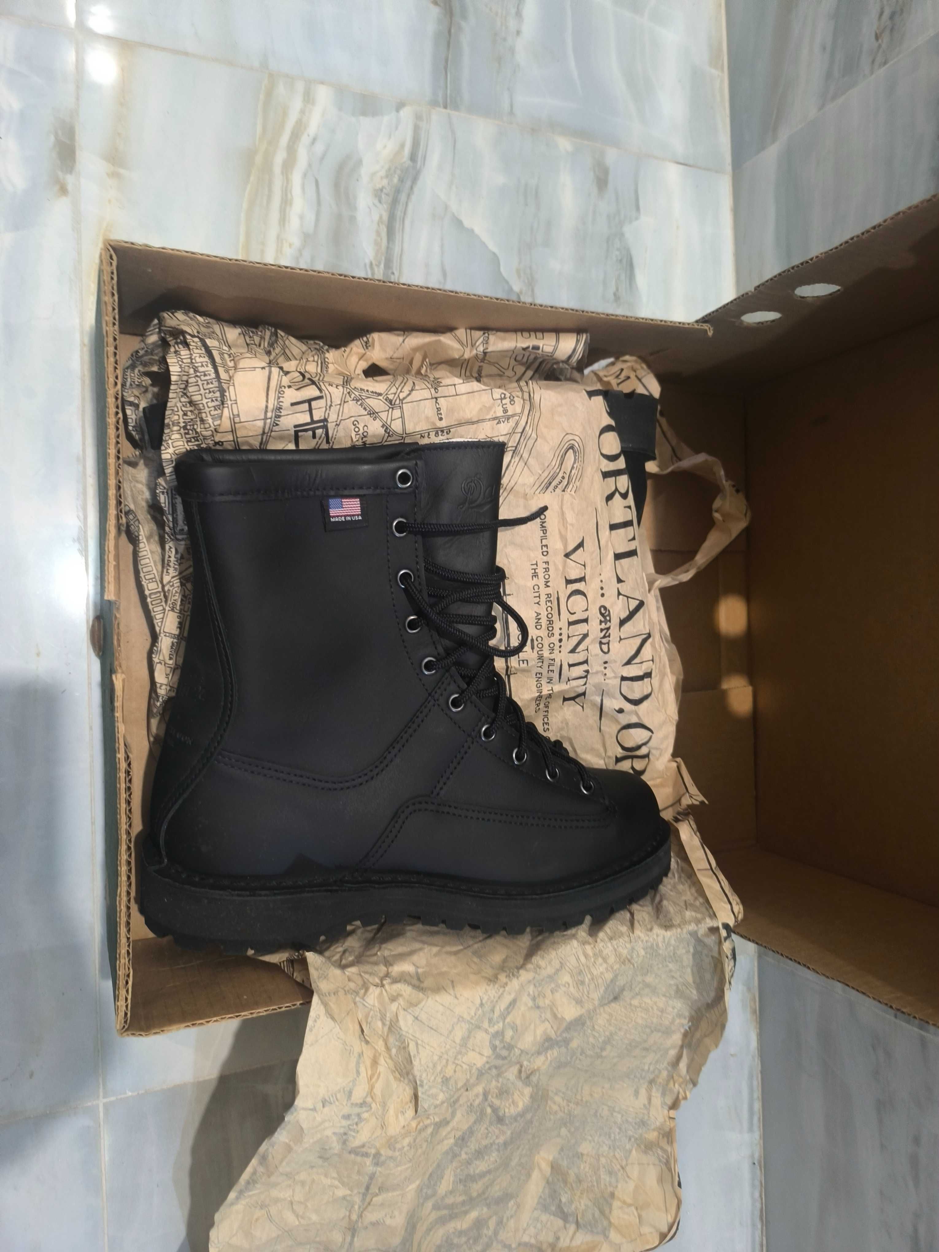 Берци Danner , 43 Нові, made in USA, Gore-Tex