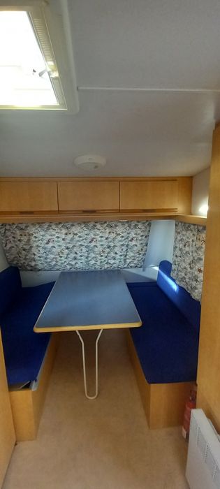 Caravana com avançado e A.C