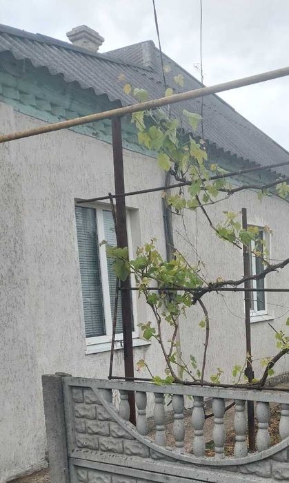 Продам  недорого будинок