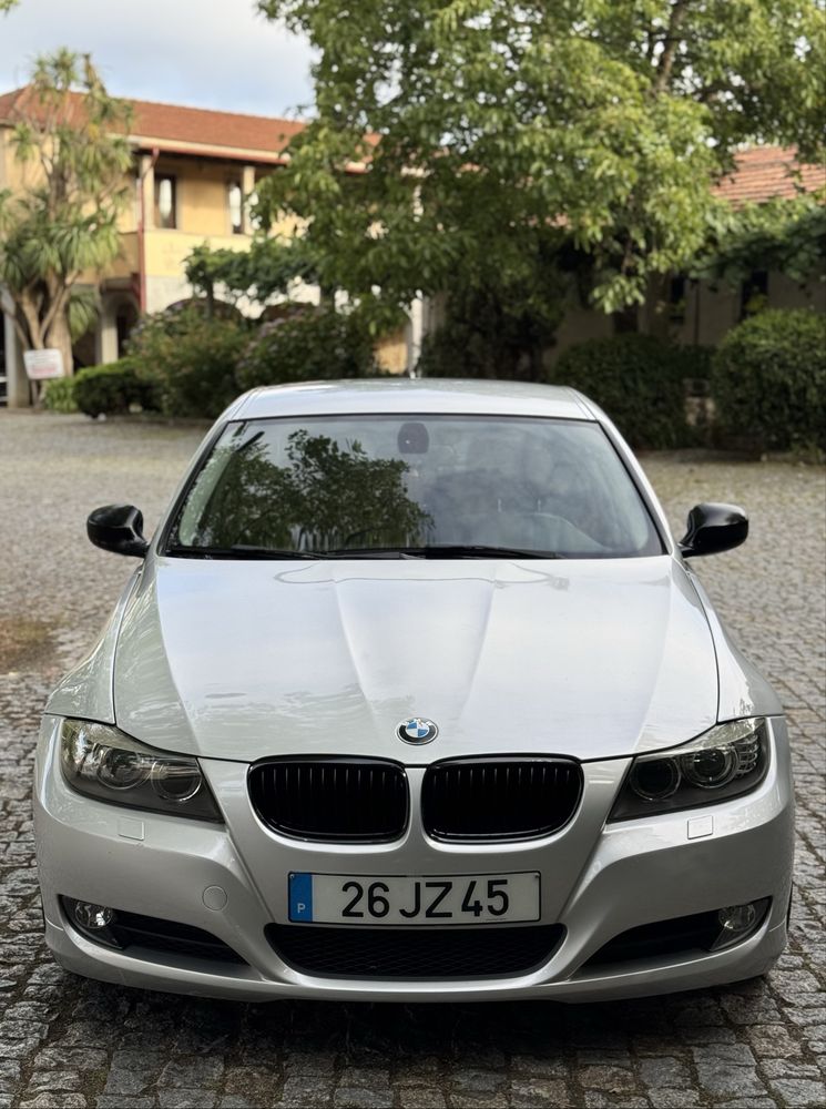 BMW - 318d - LCI