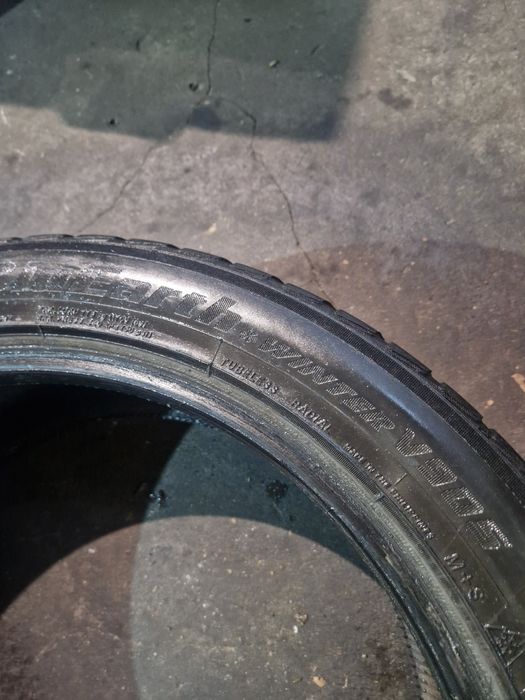 2x opony zimowe 235/45R19 Yokohama V905 klasa premium 2022r.