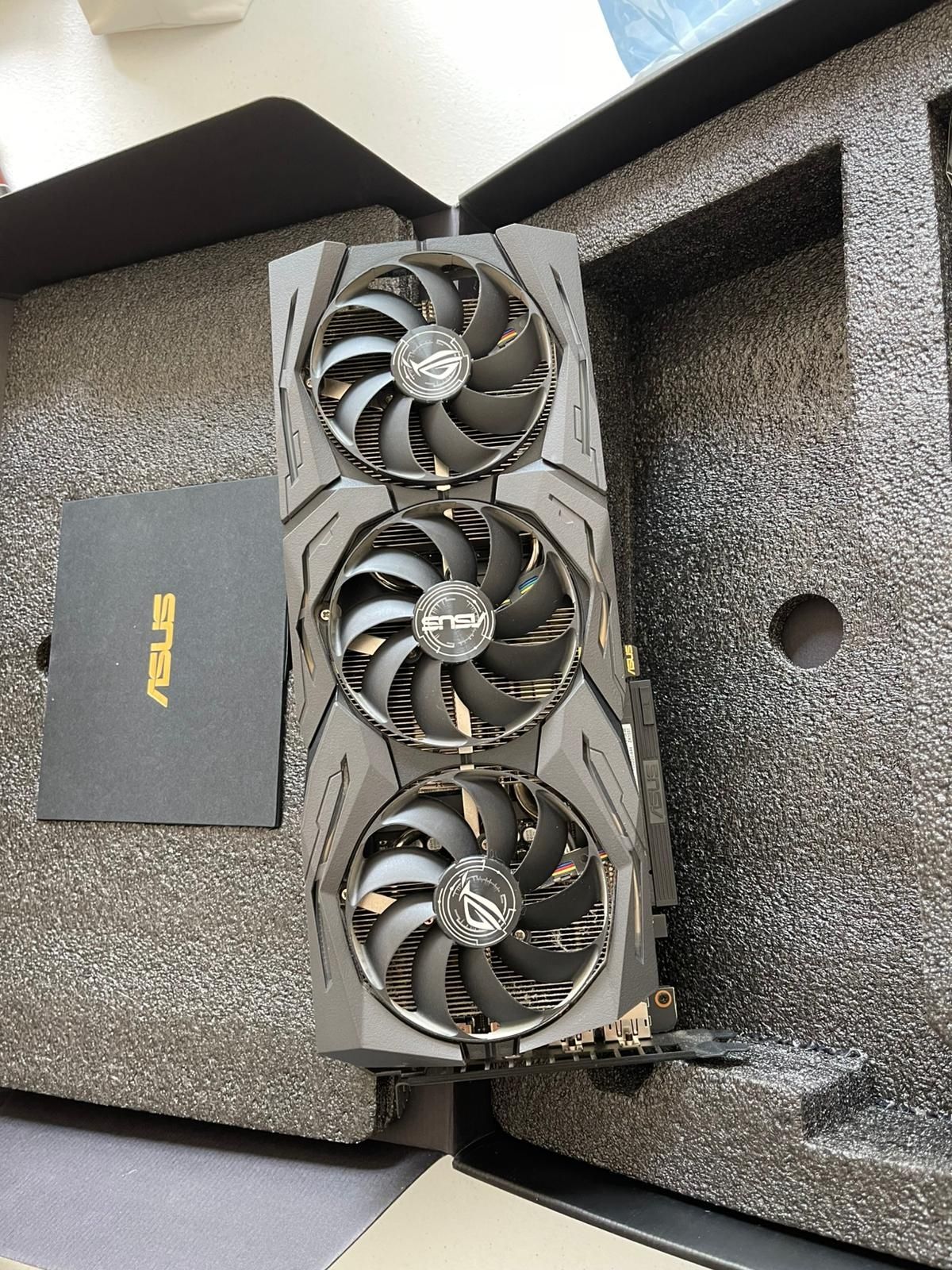 ROG strix geforce rtx 2060 + fonte de alimentação + caixa