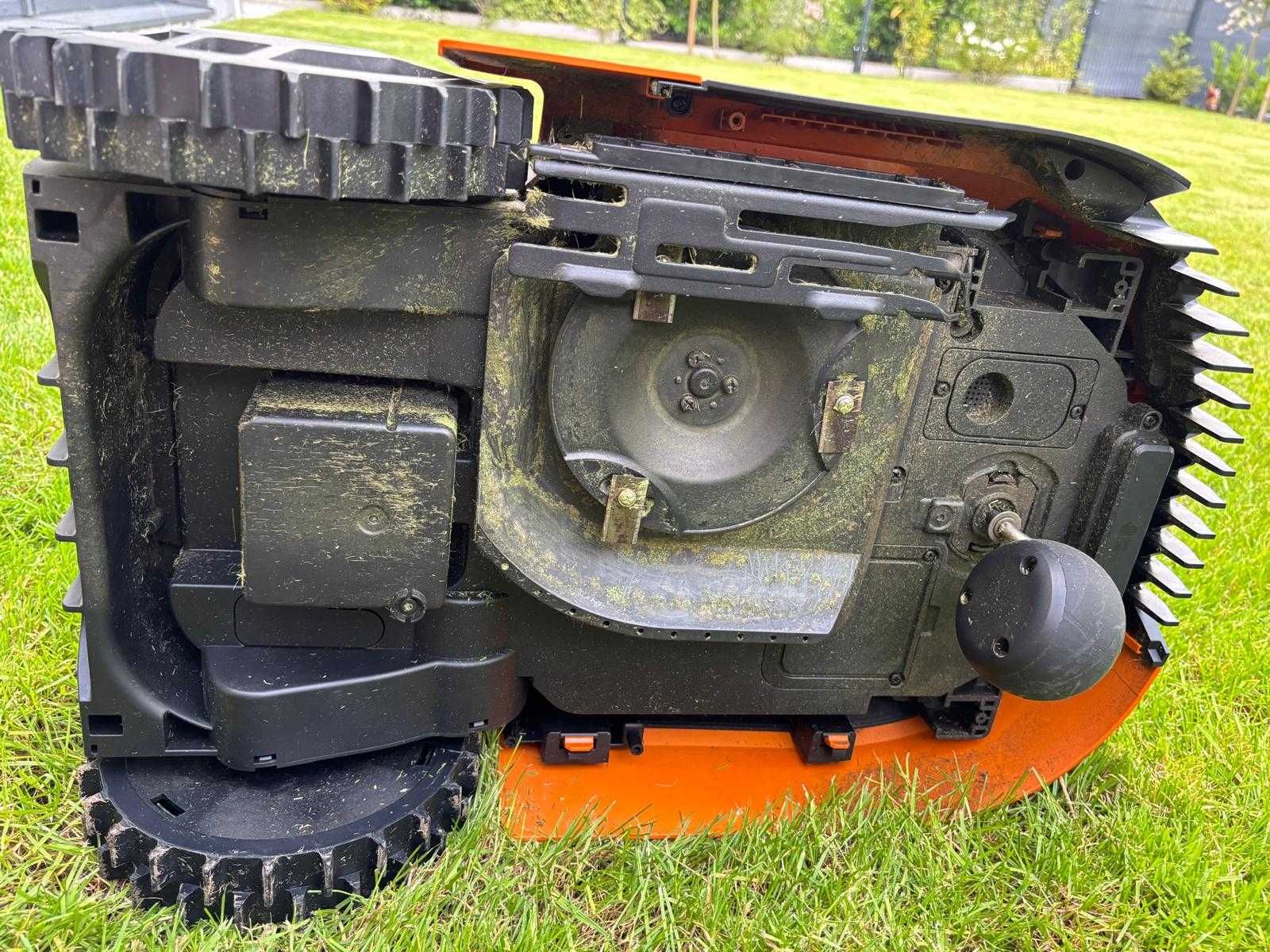 Robot koszący Worx Landroid M500+ WR165E 500m2 + Daszek WA0810