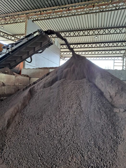 Ziemi ogrodowa przesiana [humus czarnoziem pod trawnik warzywa] 4 tony