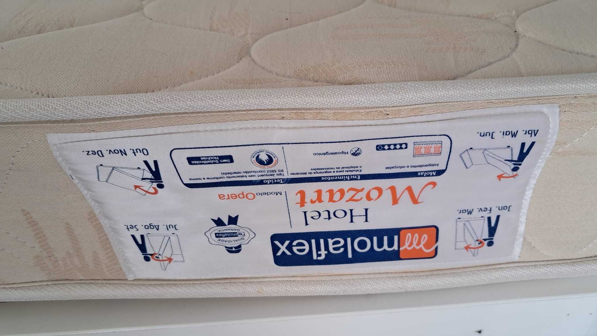 Cama individual dupla com dois colchões