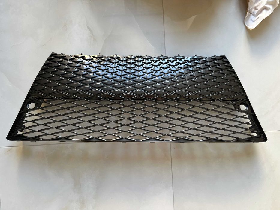 Решетка радиатора Lexus is F-sport III оригинал новая