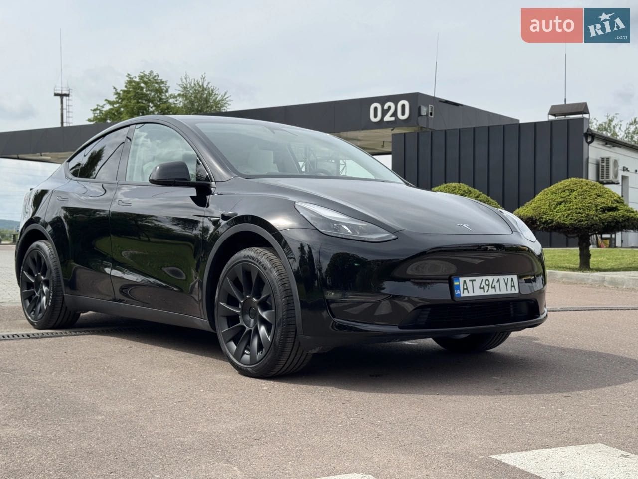 Tesla Model Y Standard Range RWD 2024 | MCU 4.0 | Автопілот | 8 000 км