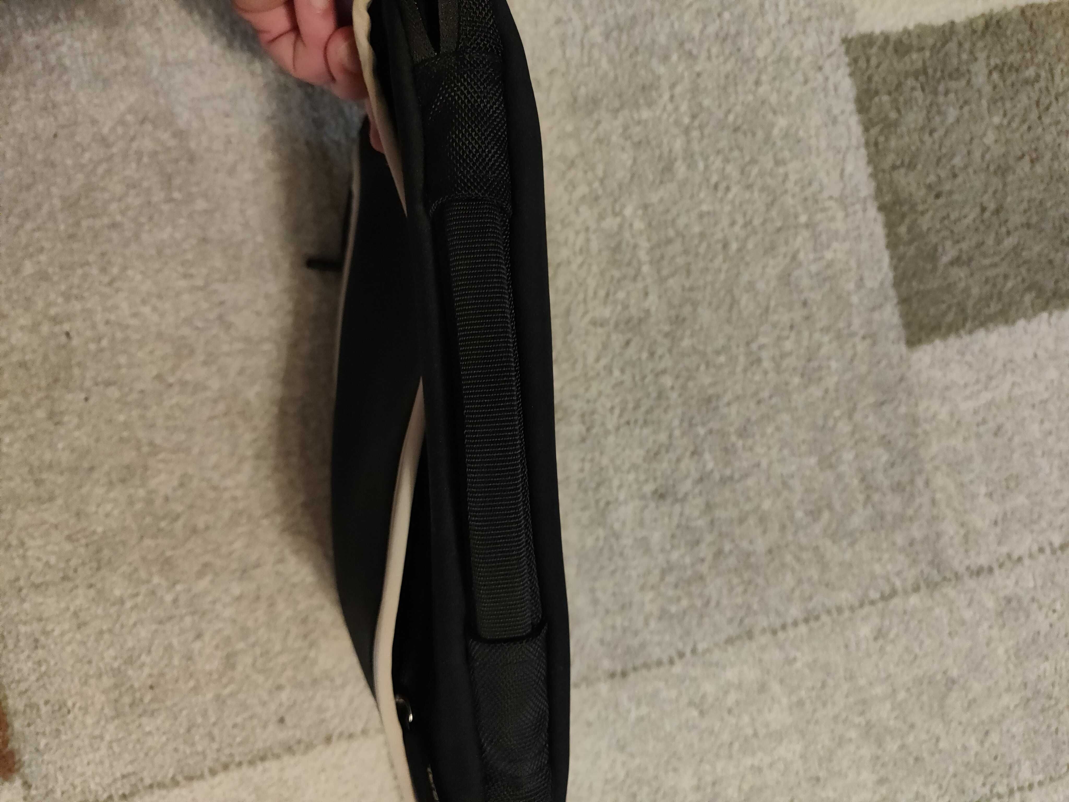 etui laptop, tablet TARGUS wymiary ok. 22x32 cm
