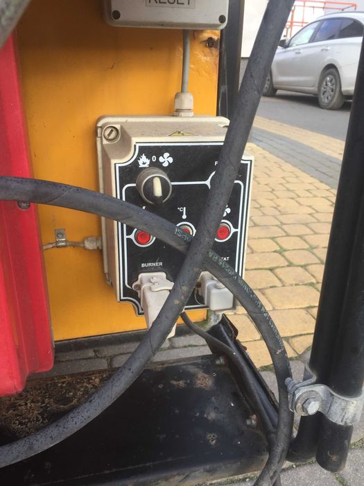 Nagrzewnica olejowa Master BV 690 FS z odprowadzeniem spalin 220kW