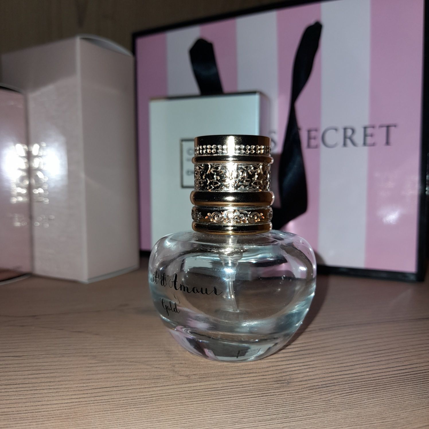 Pusty flakon po perfumie Fruit d'Amour Ungaro