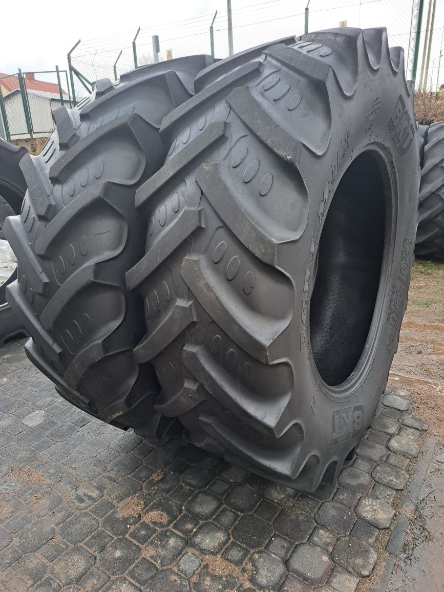 Para opon 520/85R38 ( 20.8 R38 ) BKT Agri Max RT 855