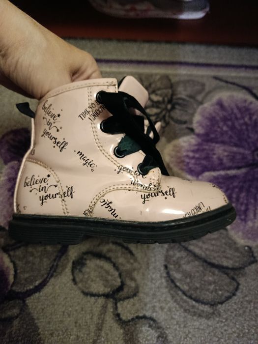 Детские осенние ботинки