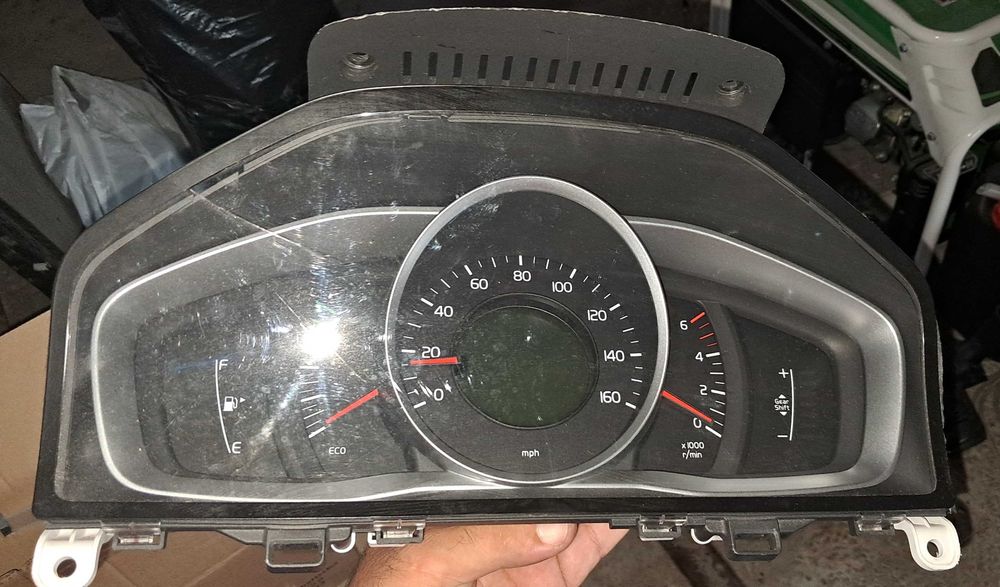 Панель приладів Volvo s60 v60