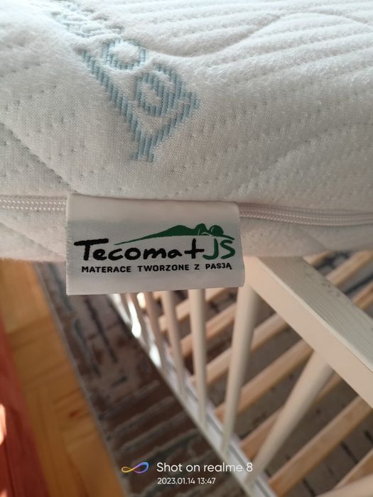 Łóżeczko z 2 stronnym materacem dlla niemowląt
