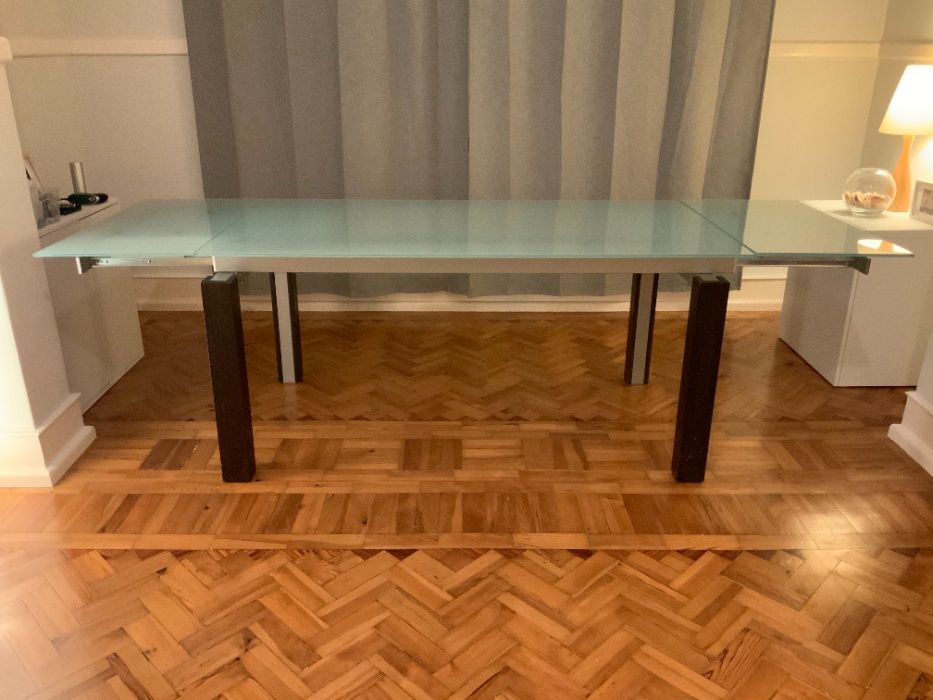 Mesa de vidro extensível