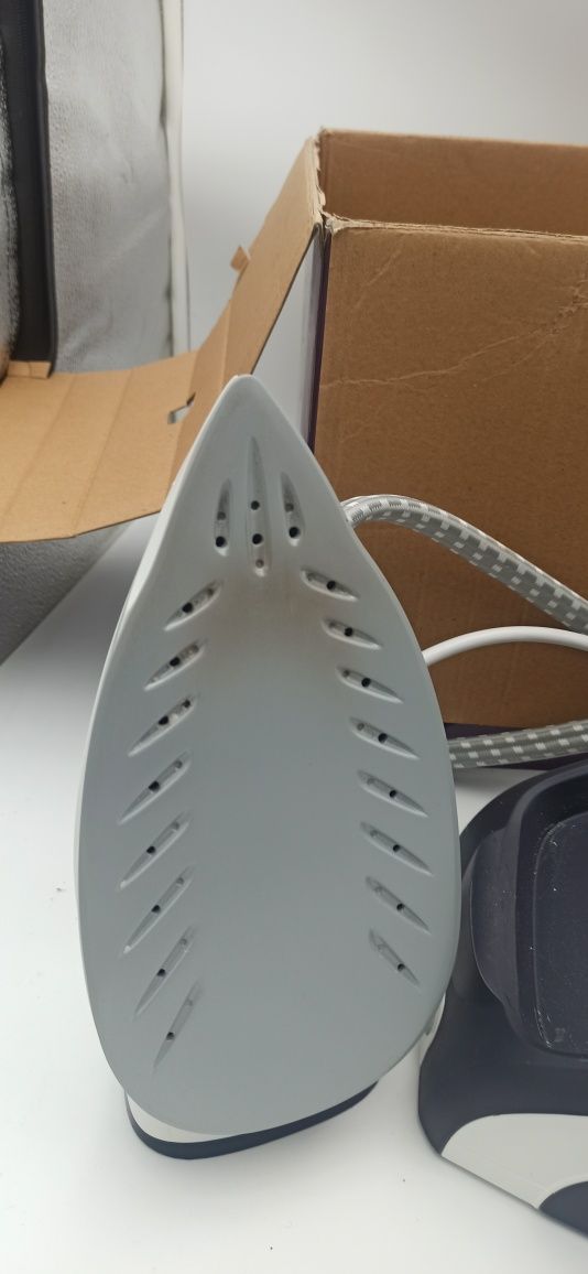 Stacja parowa żelazko parowe Philips hi5918