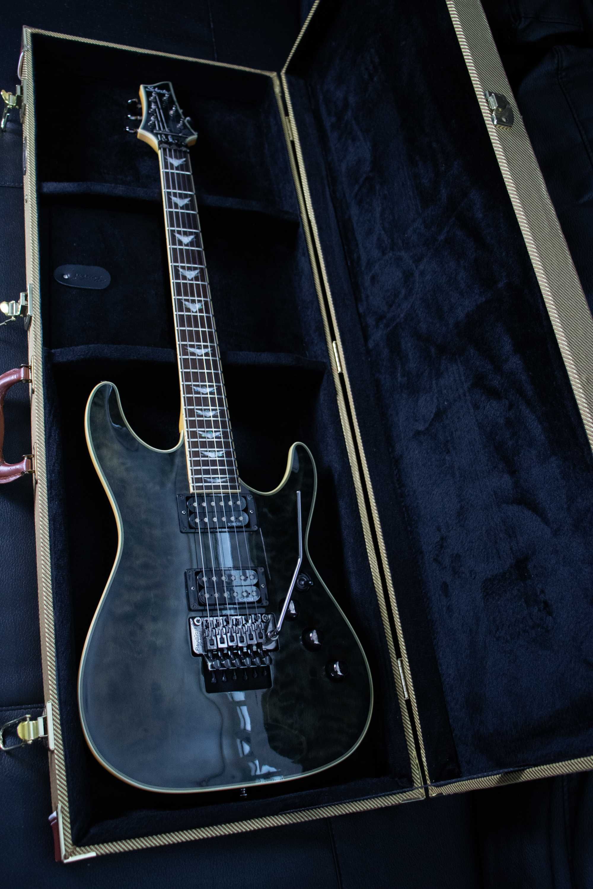 Schecter Omen Extreme-FR 2010 - See-Thru Black + Harshell Case