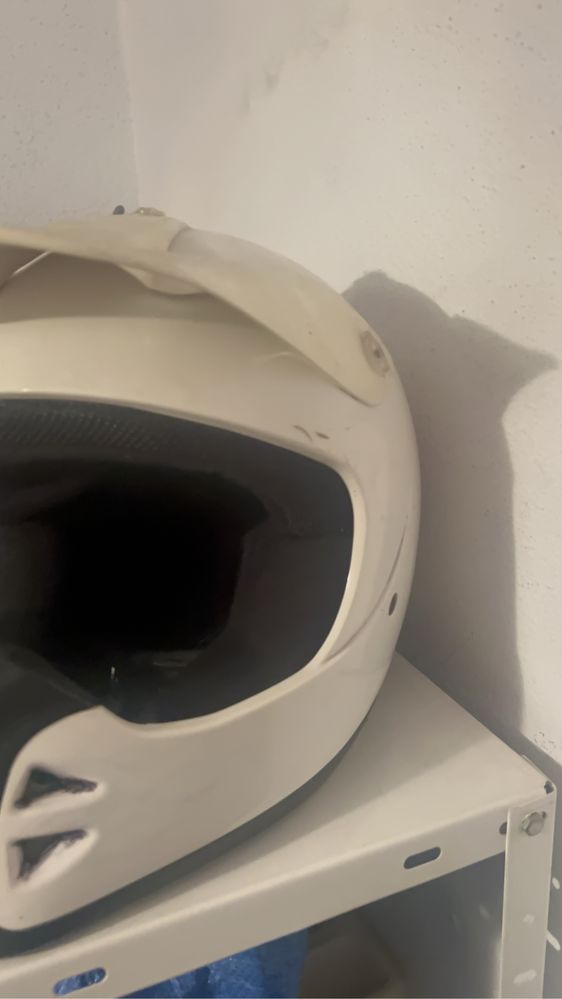 capacete branco nau