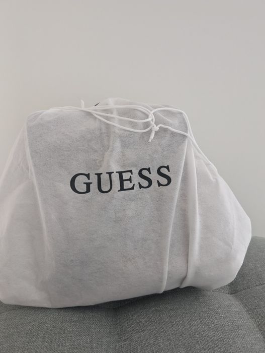 Mochila Feminina Guess