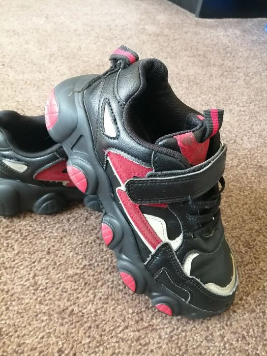 Кросівки чорні осінь