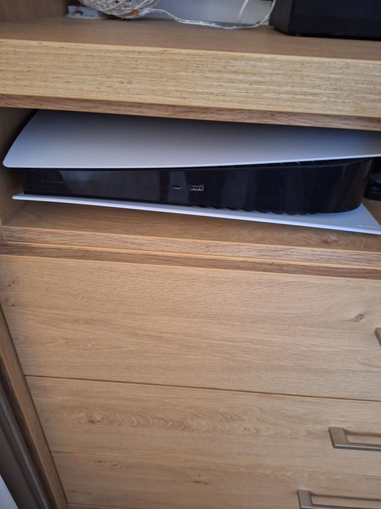 Ps5 digital Dodatkowy czarny oryginalny pad,stacją dokująca na 2 pady.