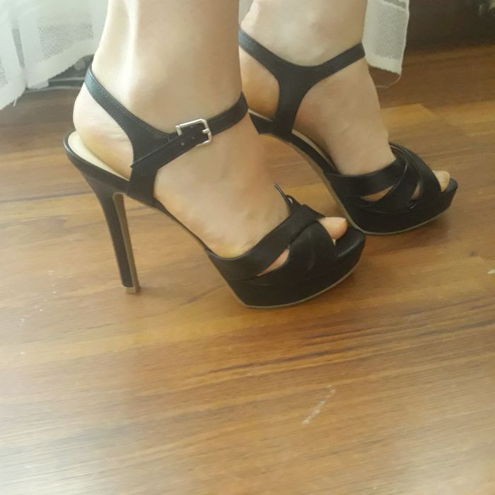 sandały na szpilkach